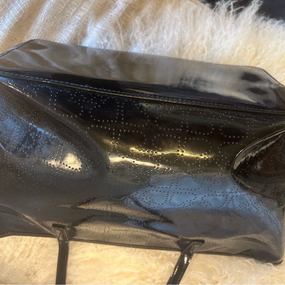 Gorgeous Kate Spade Patent Leather Spade Embossed Shoulder Bag. New! - Picture 13 of 13